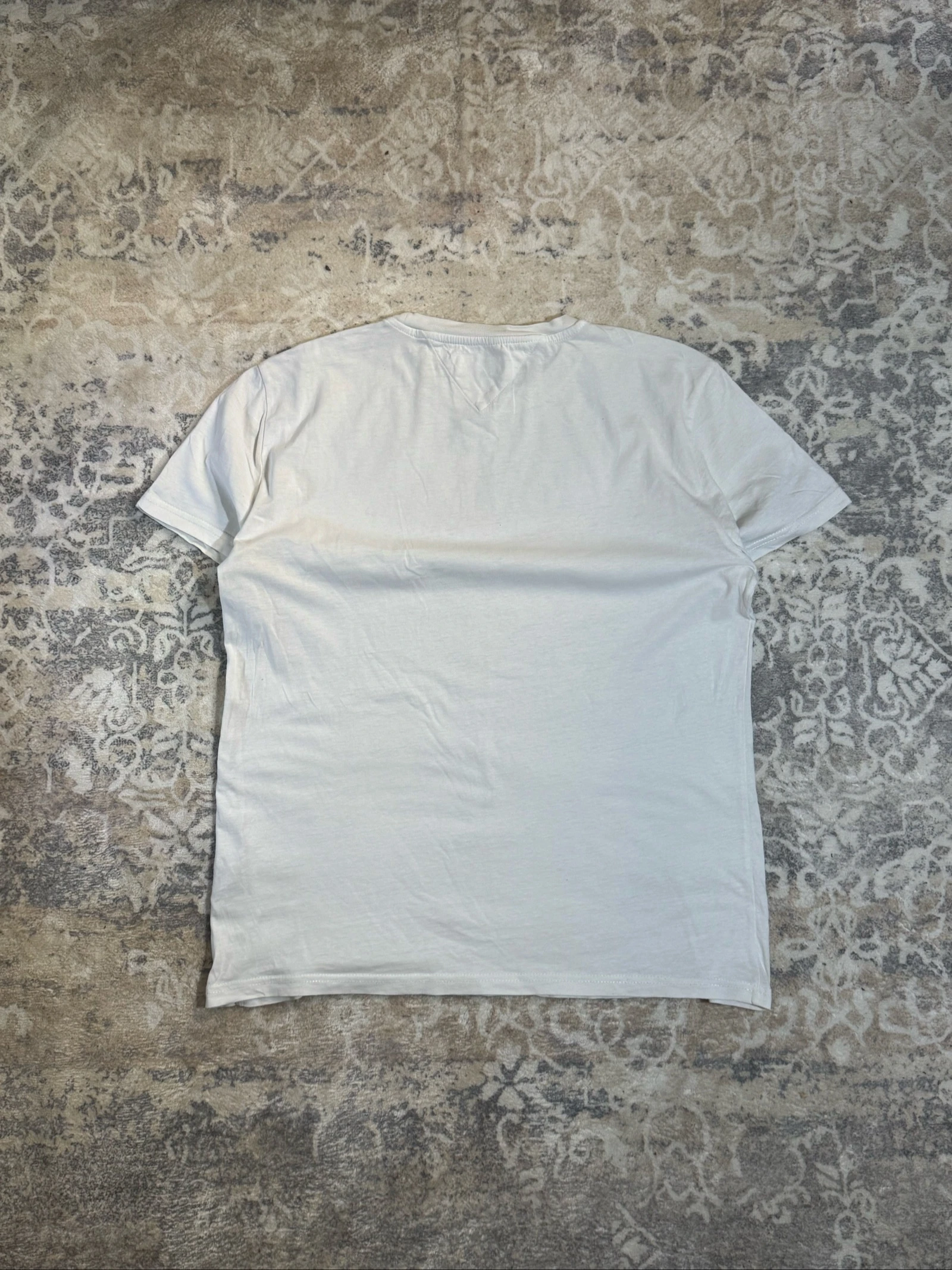 T-shirt Tommy Jeans blanc avec logo sur le devant – photo 5